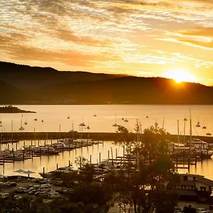 Apartahotel Sunlit Waters Studio Airlie Beach